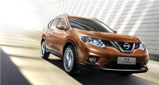 2014年出世的城市SUV“技术帝”新奇骏,荣登城市SUV冠军宝座。新奇骏正是凭借“城市+越野”全能的产品力,在SUV车市中树立了自己的“本色”大旗,成为2014年城市SUV市场备受瞩目的主角。而在影片中,主角杨子荣凭借勇气与智慧勇闯虎穴,与新奇骏颇有几分相似——不仅要有“勇”,以“智”取胜更为上策,尤其身处当下的信息互联时代。 IPA自动泊车辅助系统、