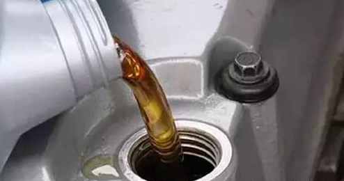 学会这几招 分分钟辨别机油变质 苏州车网--上