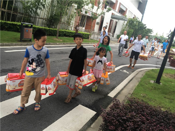 苏州骏宝行走进社会福利院爱心公益活动 苏州