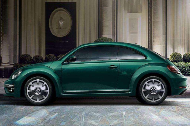 日前,甲壳虫推出了翡冷翠版,采用了特殊的绿色车漆,全国限量300