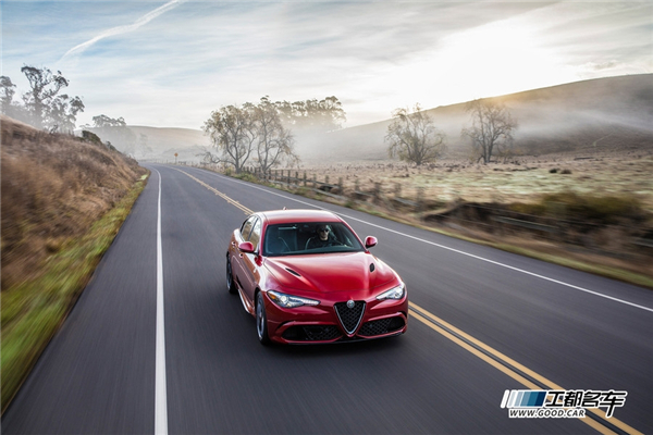 阿尔法罗密欧giulia qv 版102.8万来临图片