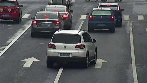 新手开车上路 看不懂交通法规的标线 苏州车网
