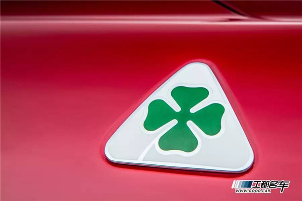 阿尔法罗密欧giulia qv 版102.8万来临图片