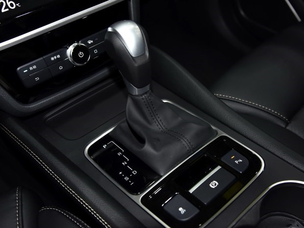 预售10-12万 宋MAX自动挡车型开启预售 苏州