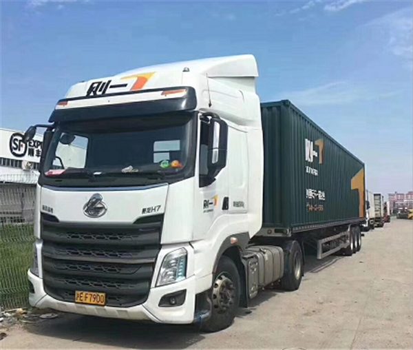 决战双十一 快递专家乘龙汽车为电商保驾护航