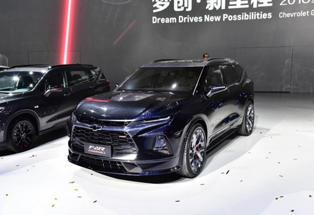 动力方面,参考海外版全新Blazer来看,后者搭载2.5L直列四缸和3.6L V6两款缸内直喷自然吸气发动机,最大功率分别为194马力和309马力,峰值扭矩分别为255牛·米和365牛·米,传动系统均匹配9速手自一体变速箱,并可选装四驱系统。考虑到国内市场的实际情况,预计未来国产版本将换装与探界者、昂科威等车型相同的2.