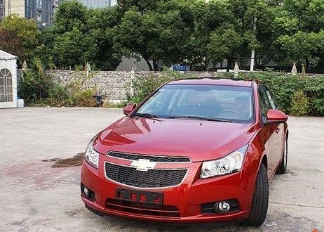迪拜人均月收入_月收入6000买啥车(3)