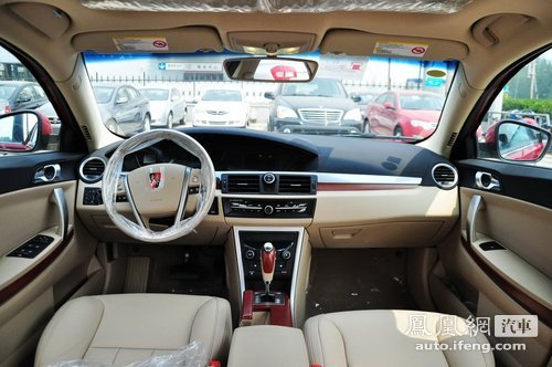 14万配备宽胎紧凑车 刹车 操控技高一筹高清图片