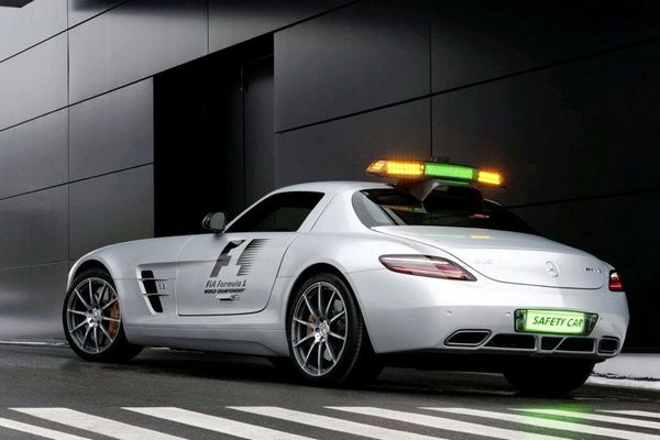 关注日内瓦 奔驰全新SLS AMG F1 安全车 苏州