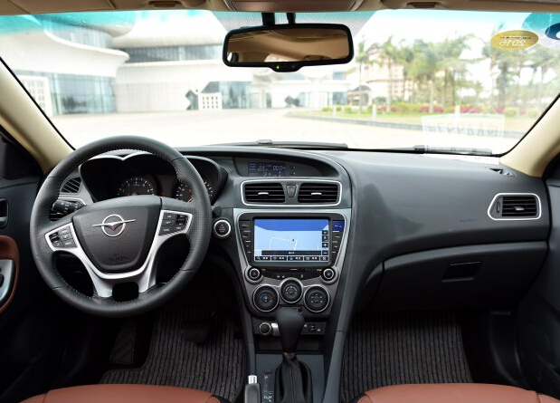 售7.49-11.89万 海马新款福美来m5上市