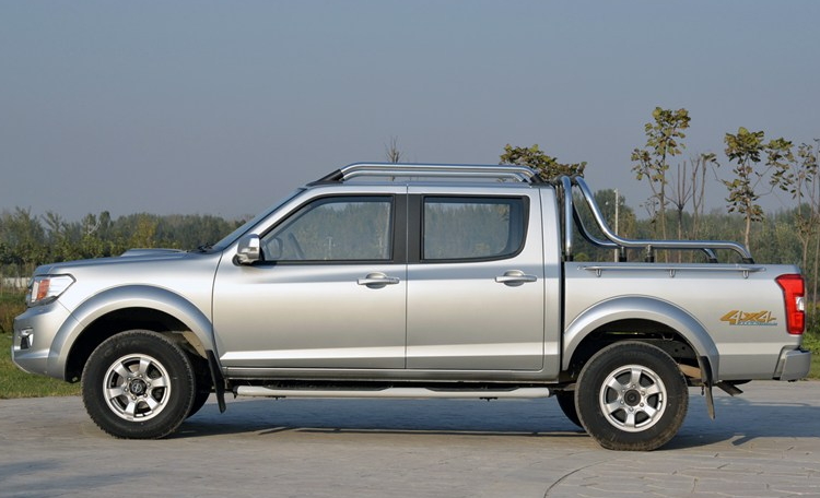 6月16日,郑州日产在乌鲁木齐举行了锐骐皮卡柴油长货箱车型上市